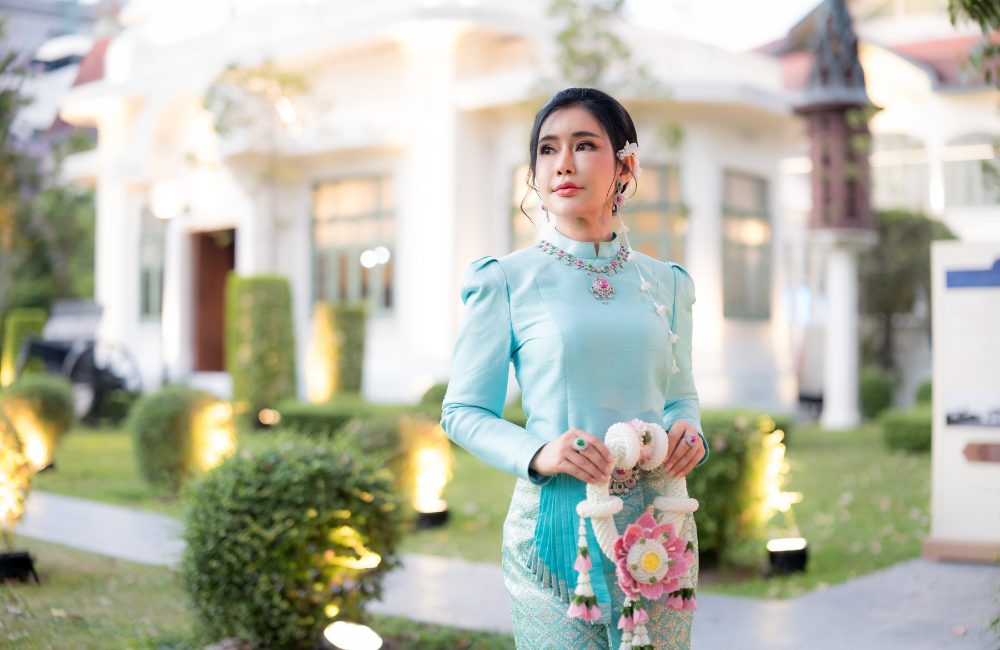 Types of Thai Dresses for a Bride